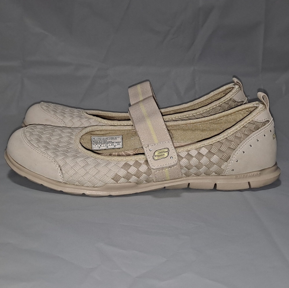 Skechers Mary Janes Shoes Women's US Size 7 Beige Leather Upper Hook and Loop